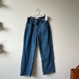 Brand New w Tags women’s Abercrombie high waisted curve love loose jeans